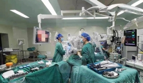 肝胆外科开展两例高难度达芬奇机器人胰十二指肠切除术