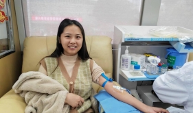 院办和输血科联合组织无偿献血活动